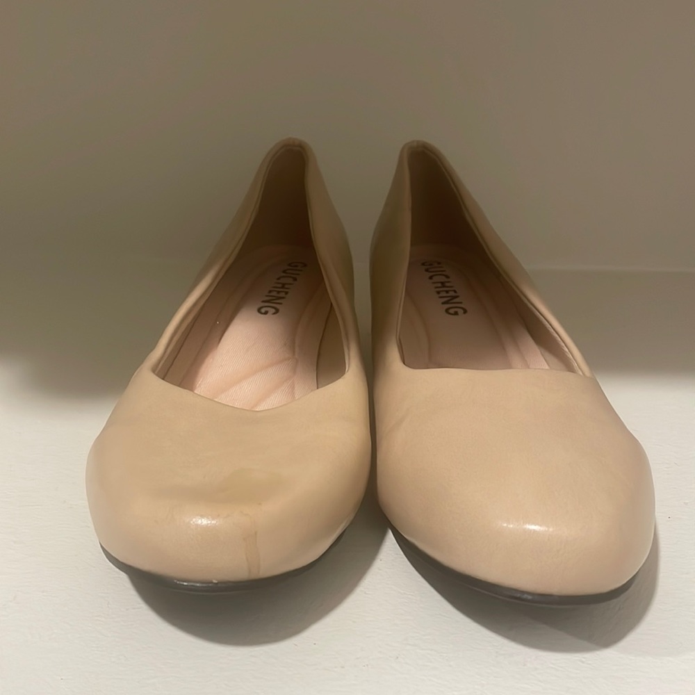 Gucheng size 8 cream heels